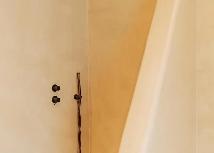 Ertha With Private Pools Вотон