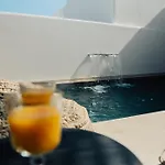 Ertha With Private Pools וילה