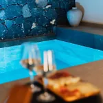 Ertha With Private Pools فيلة Vóthon