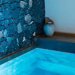 Ertha With Private Pools فيلة