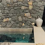Ertha With Private Pools فيلة