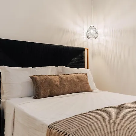 Ertha With Private Pools Vóthon