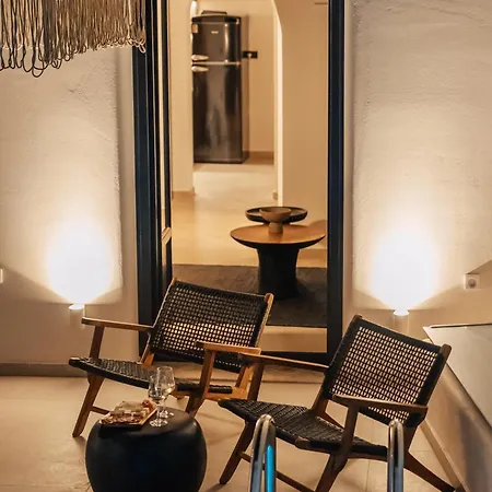 Ertha With Private Pools Vóthon