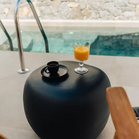 Ertha With Private Pools 别墅 Vóthon