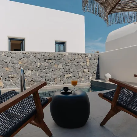 Ertha With Private Pools Vóthon