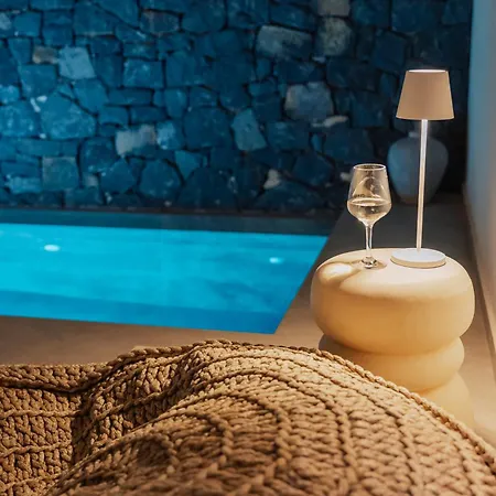 Ertha With Private Pools Vila *