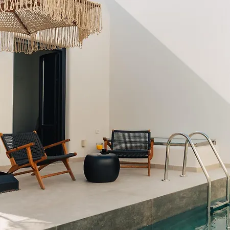 Ertha With Private Pools Vila